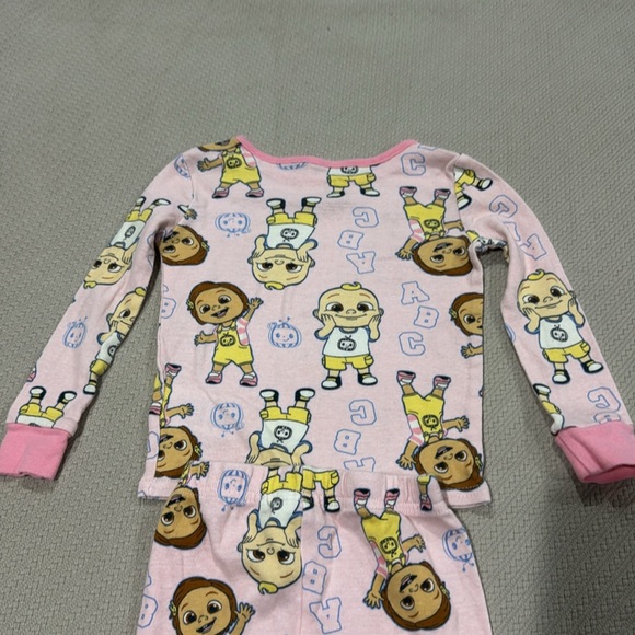 CoComelon Pajama Set - Picture 9 of 12
